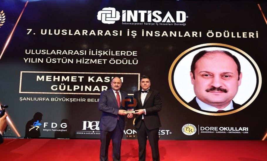 BAŞKAN GÜLPINAR'IN ŞANLIURFA ADINA ULUSLARARASI ALANDAKİ GİRİŞİM VE TEMASLARI ÖDÜL GETİRDİ