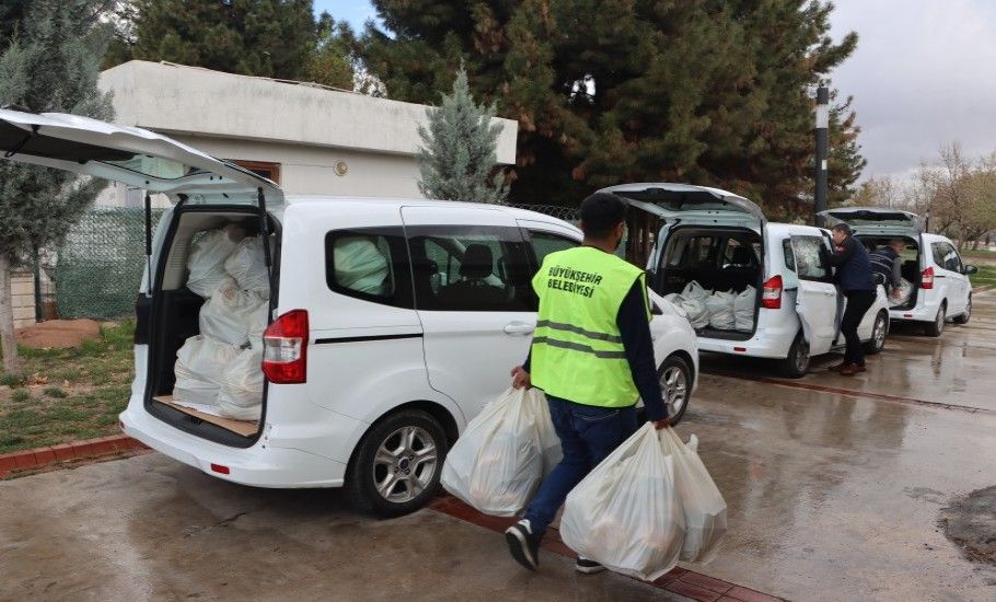 BÜYÜKŞEHİR BELEDİYESİ, RAMAZAN'DA 600 AİLEYE İFTAR SERVİSİ YAPIYOR