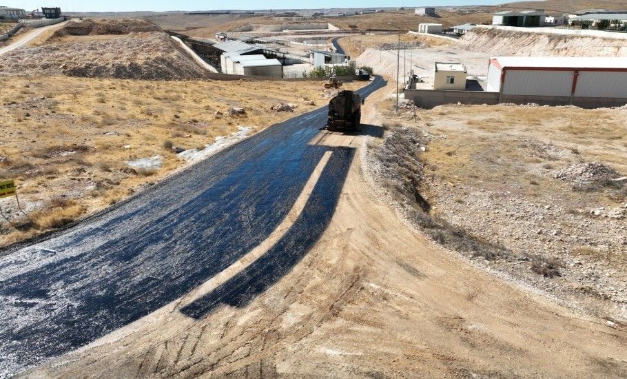 BÜYÜKŞEHİR’DEN TÜRKİYE’NİN EN BÜYÜK BESİ OSB’SİNE 20 KM’LİK ASFALT KONFORU