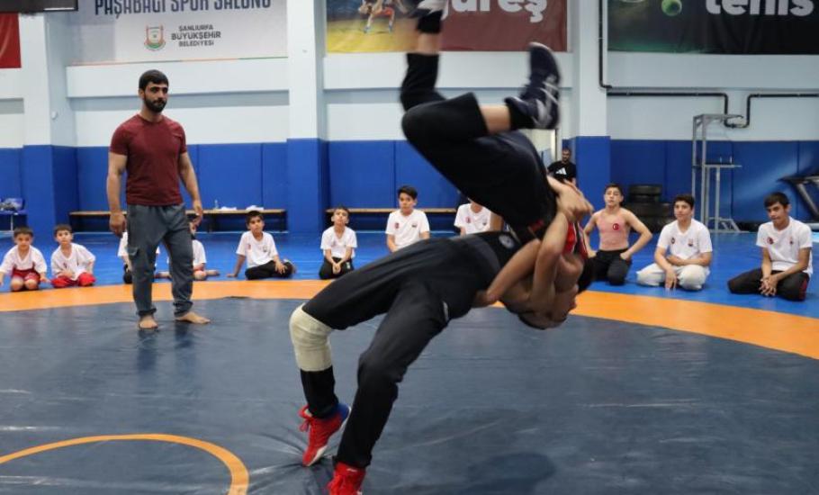 ATA SPORU GÜREŞE YOĞUN İLGİ