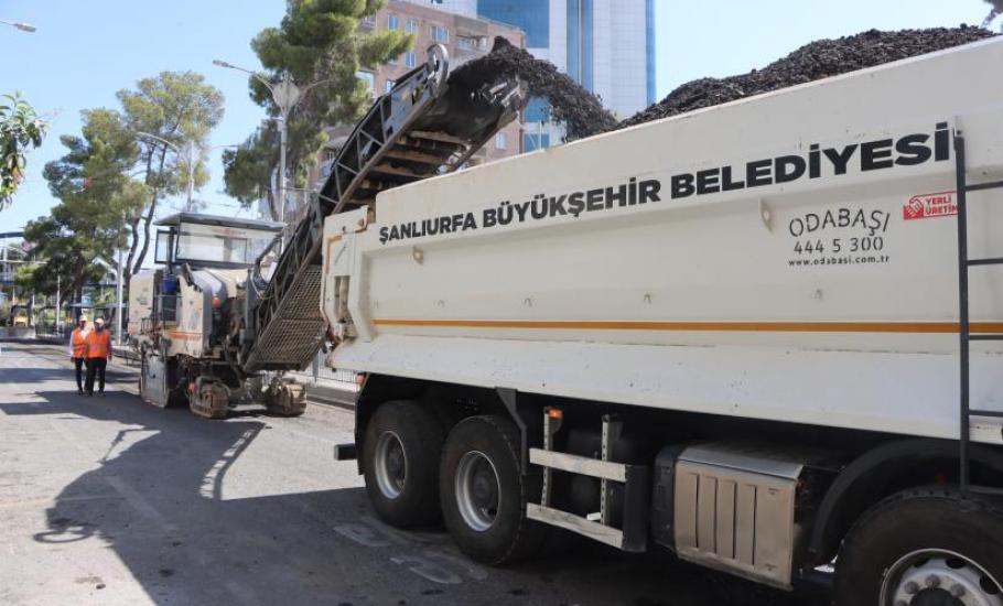 ATATÜRK BULVARI SICAK ASFALTLA YENİLENİYOR