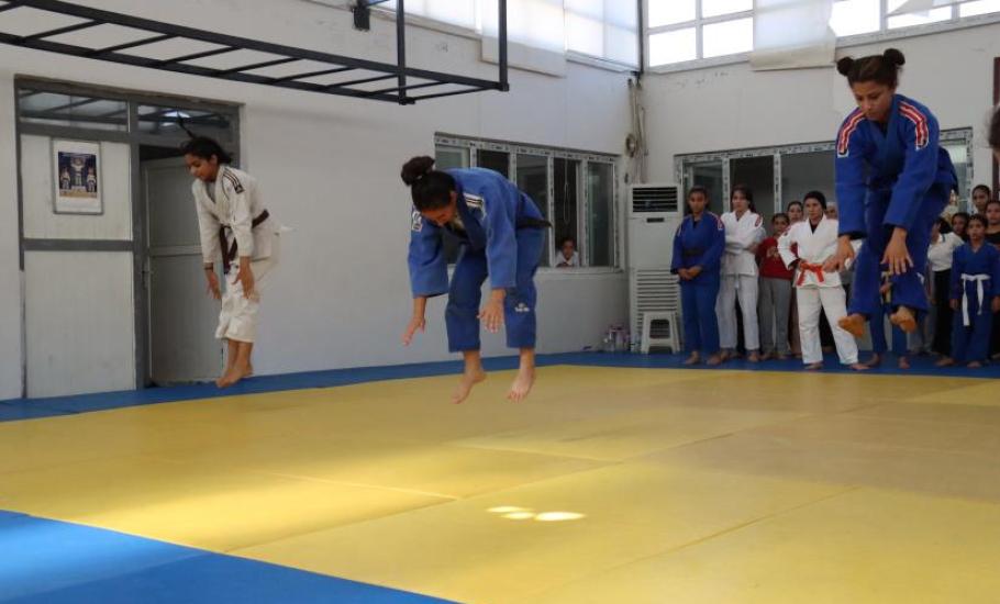 ŞANLIURFALI KIZ ÇOCUKLARINDAN JUDO SPORUNA YOĞUN İLGİ