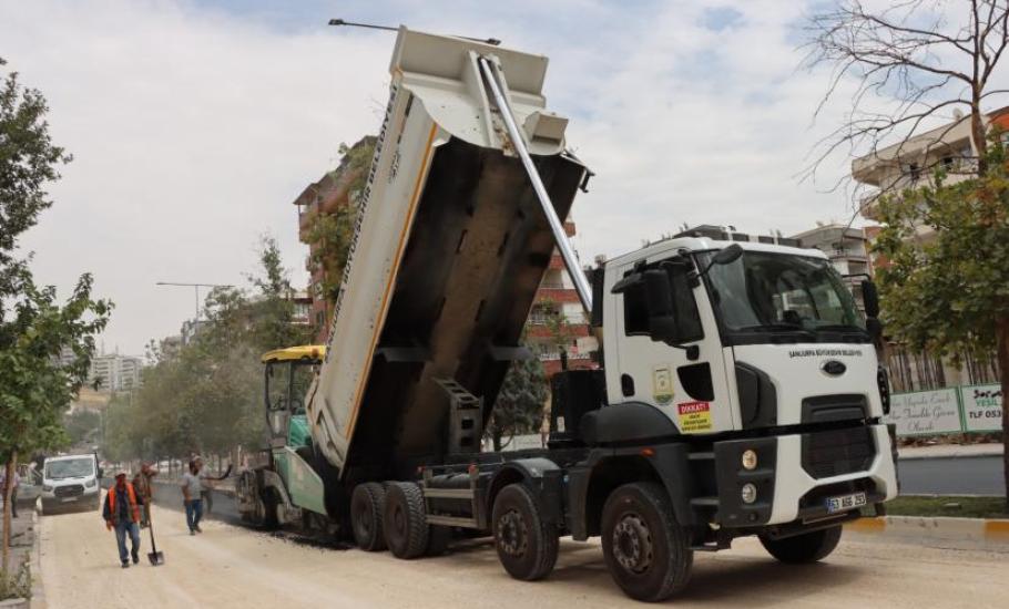 BÜYÜKŞEHİR YOLLARI YENİLİYOR, KARAKÖPRÜ’DE ULAŞIM RAHATLIYOR