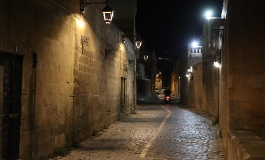 ŞANLIURFA’NIN TARİHİ SOKAKLARI GECELERİ IŞIL IŞIL