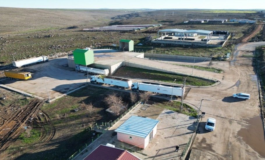 BÜYÜKŞEHİR İLE SİVEREK’TE 40 YILLIK VAHŞİ DEPOLAMA TARİHE KARIŞTI