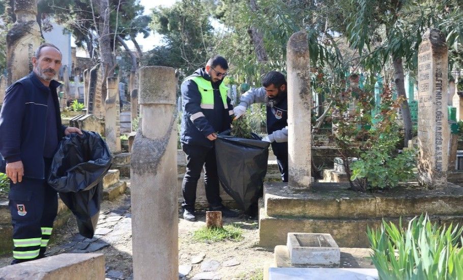 BÜYÜKŞEHİR, MEZARLIKLARI BAYRAMA HAZIRLIYOR