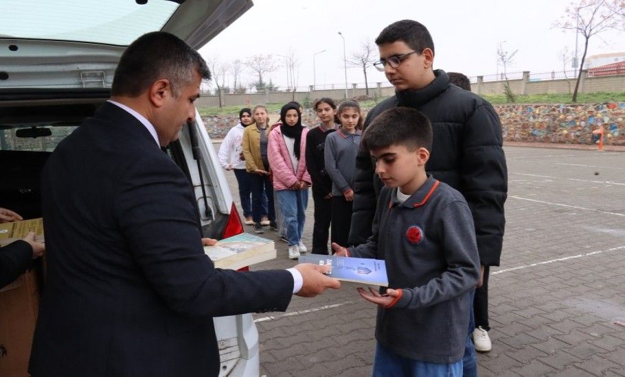 BÜYÜKŞEHİR’DEN KÜTÜPHANELER HAFTASINDA KİTAP OKUMA ETKİNLİĞİ