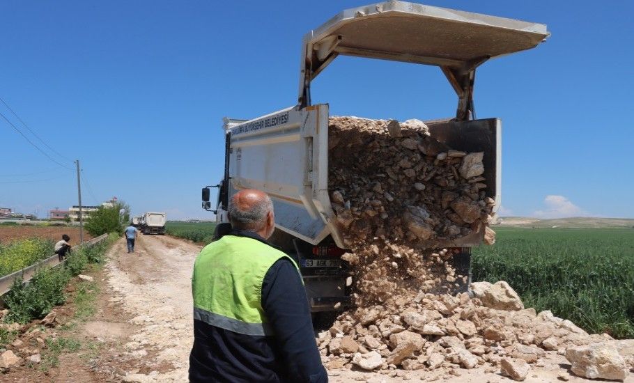 BÜYÜKŞEHİR, HARRAN’DA 7,2 KİLOMETRELİK YOLU YENİLİYOR